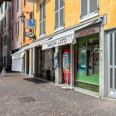 Lägenhet Belvilla By Oyo Casa Archi Tre *