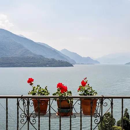 Wonderful Flat With Swimming Pool Lift And Garden Apartment Gravedona