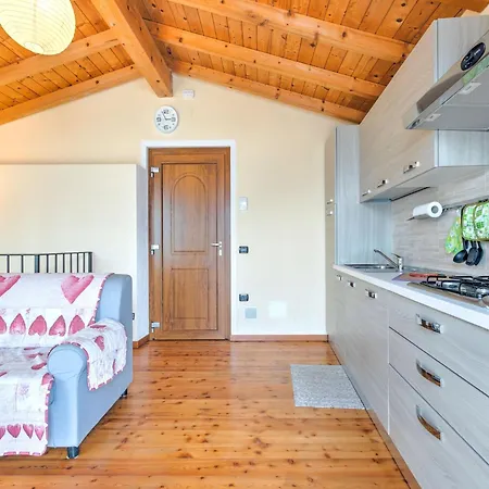 Wonderful Flat With Swimming Pool Lift And Garden Gravedona