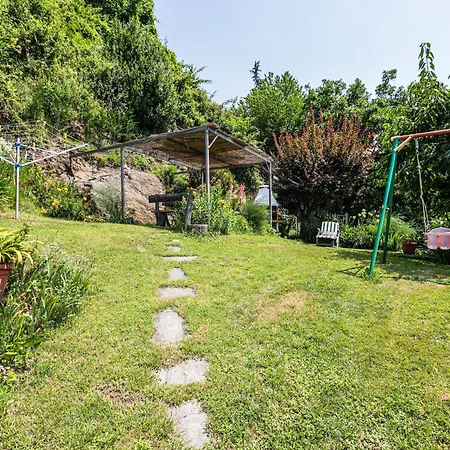 Wonderful Flat With Swimming Pool Lift And Garden Apartment Gravedona