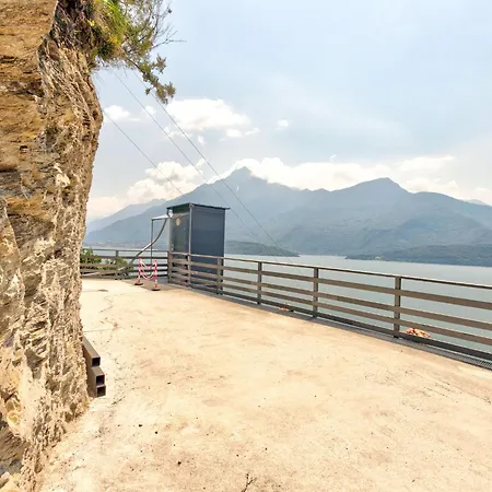 Wonderful Flat With Swimming Pool Lift And Garden Gravedona