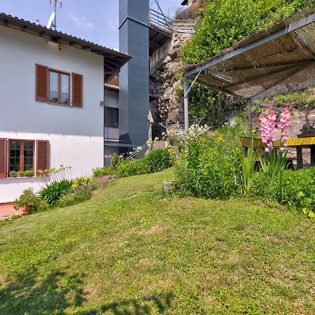 Wonderful Flat With Swimming Pool Lift And Garden Apartment