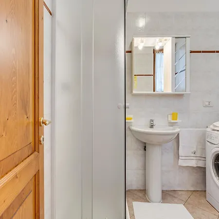 Wonderful Flat With Swimming Pool Lift And Garden *