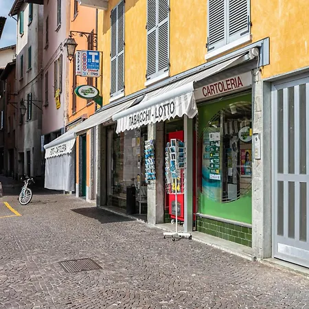 Lägenhet Belvilla By Oyo Casa Archi Tre *