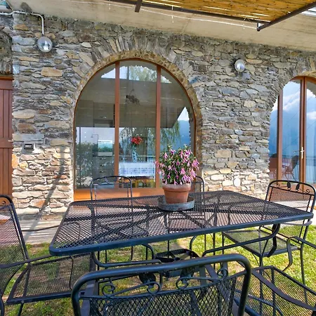 Lägenhet Belvilla By Oyo Casa Archi Tre *