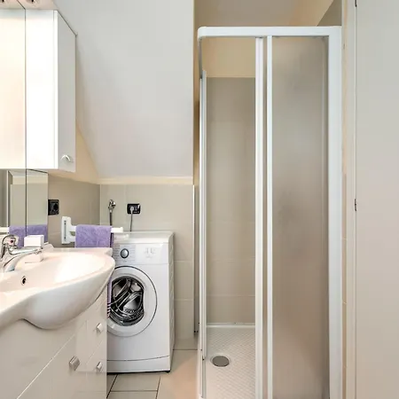 Lägenhet Belvilla By Oyo Casa Archi Tre