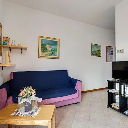 Wonderful Flat With Swimming Pool Lift And Garden * グラヴェドーナ