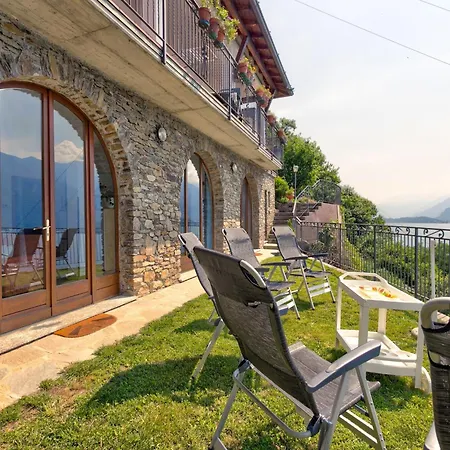 アパート Wonderful Flat With Swimming Pool Lift And Garden グラヴェドーナ
