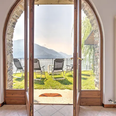 Wonderful Flat With Swimming Pool Lift And Garden شقة غْرافيدونا