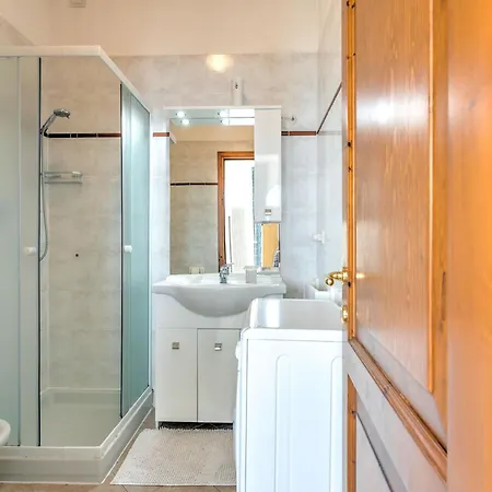 アパート Wonderful Flat With Swimming Pool Lift And Garden *