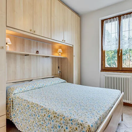 Wonderful Flat With Swimming Pool Lift And Garden グラヴェドーナ