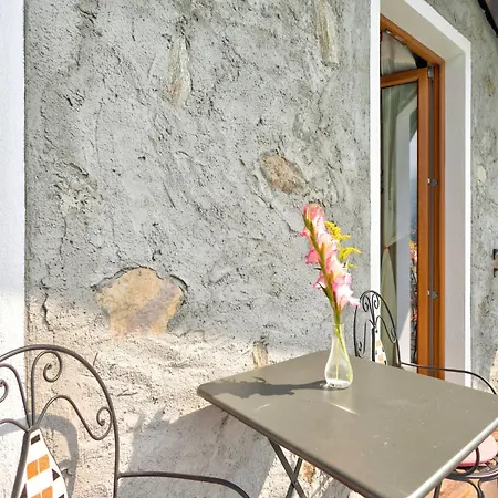 アパート Wonderful Flat With Swimming Pool Lift And Garden グラヴェドーナ